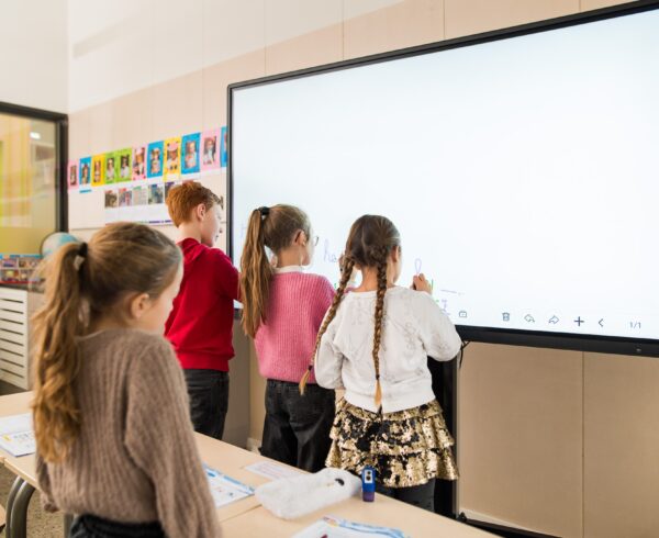 Ctouch Riva R2 Onderwijs touch digibord klaslokaal