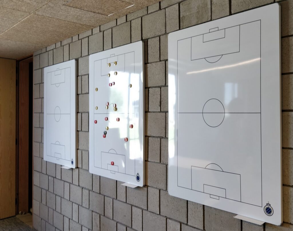 Bedrukte whiteboards en tactical boards op maat voor Club Brugge